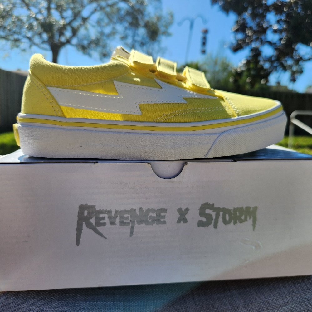 Revenge x Storm “Black Straps” Size 1y - Picture 5 of 6